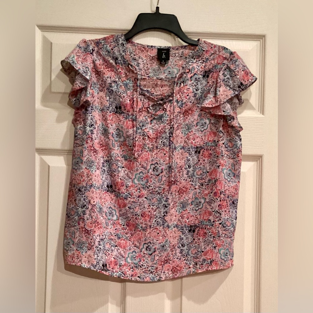 Floral Pinks/multi color Lace Up Women's Top size Small